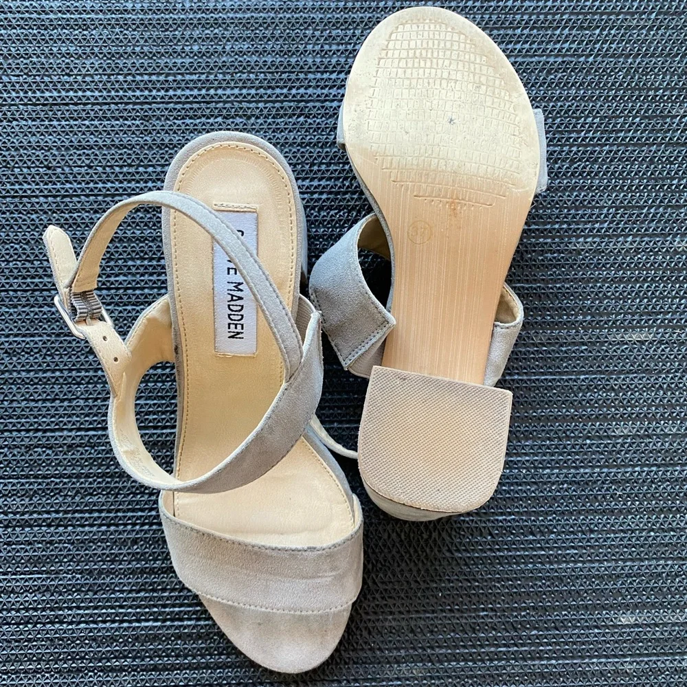 Steve Madden | Size 37 FANN faux suede grey block sandals - Picture 8 of 11